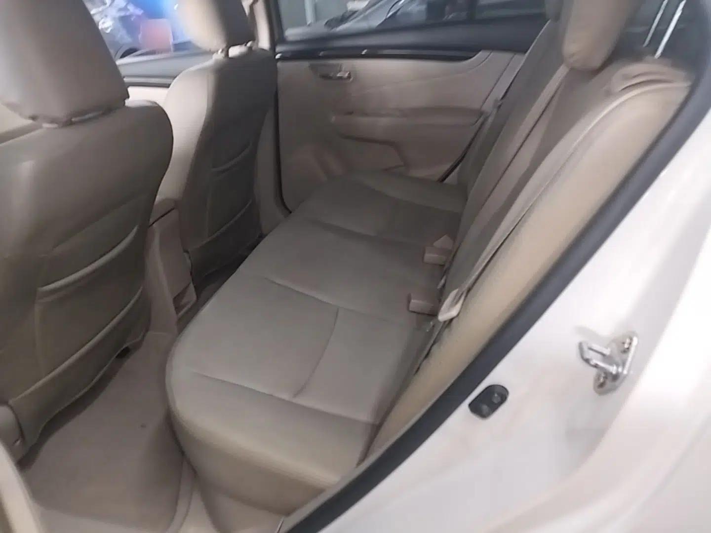 Suzuki Alivio 2015 1.6L Manual Comfort Model — миниатюра 20