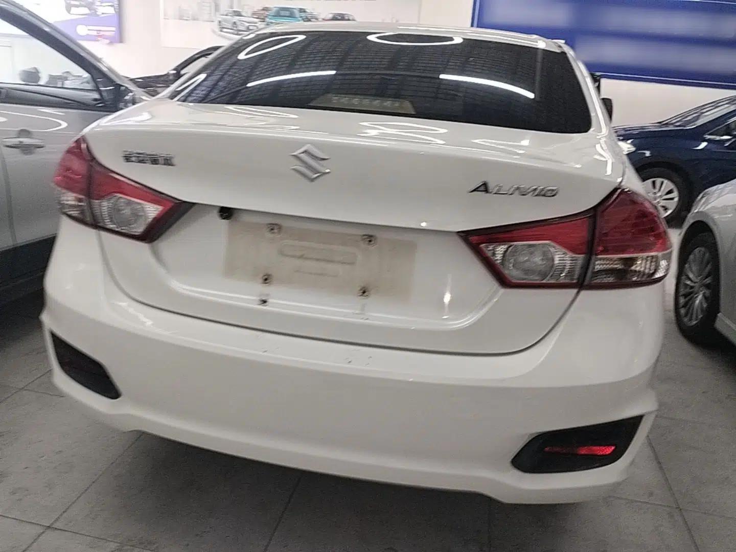 Suzuki Alivio 2015 1.6L Manual Comfort Model — миниатюра 5