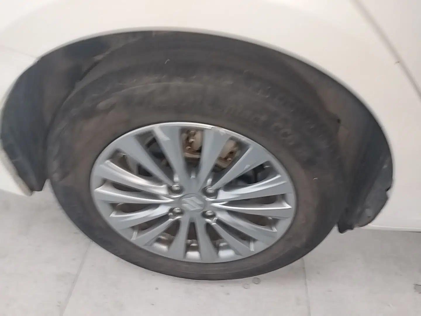 Suzuki Alivio 2015 1.6L Manual Comfort Model — миниатюра 10