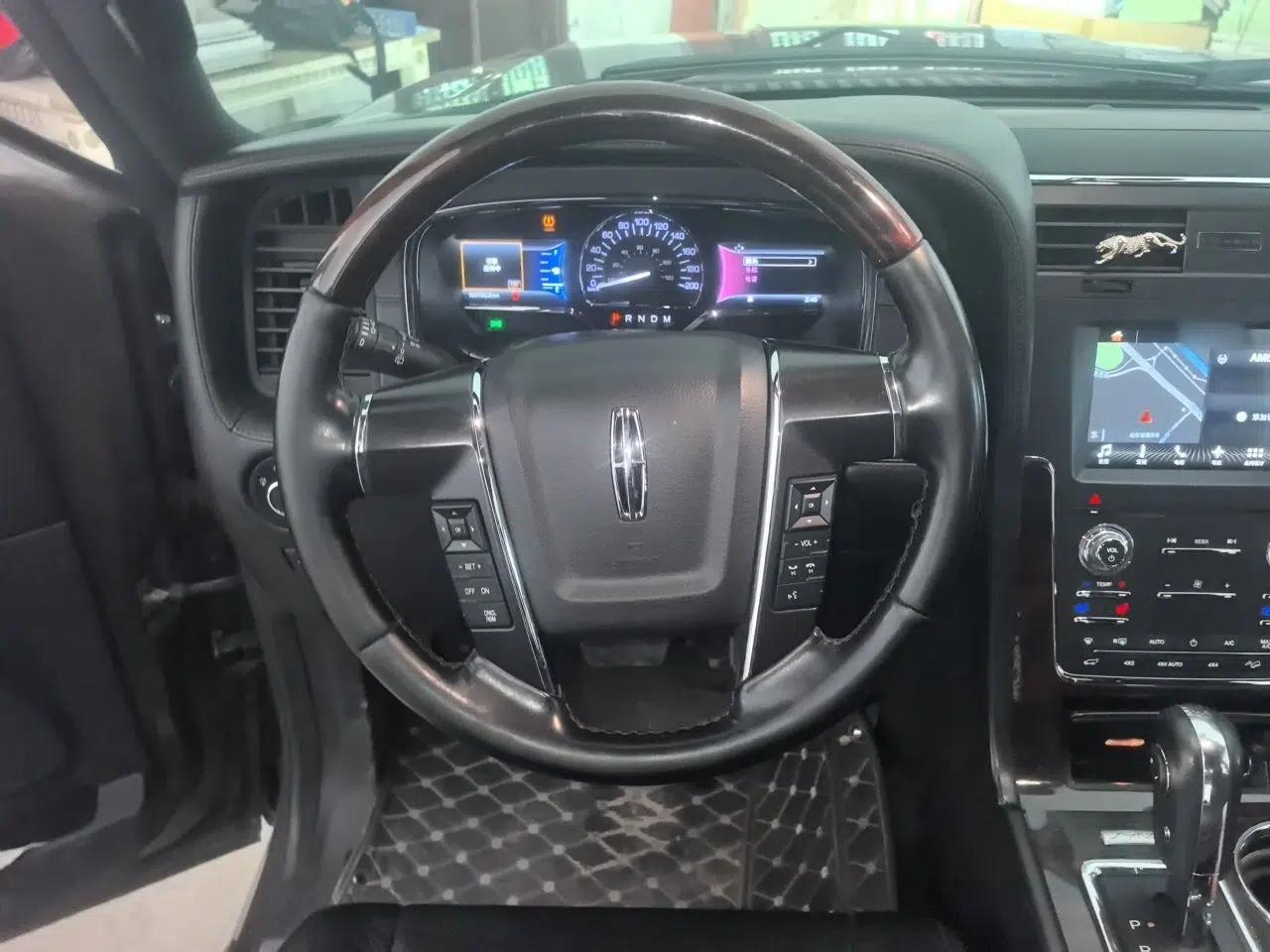 Lincoln Navigator 2017 3.5T AWD — миниатюра 11