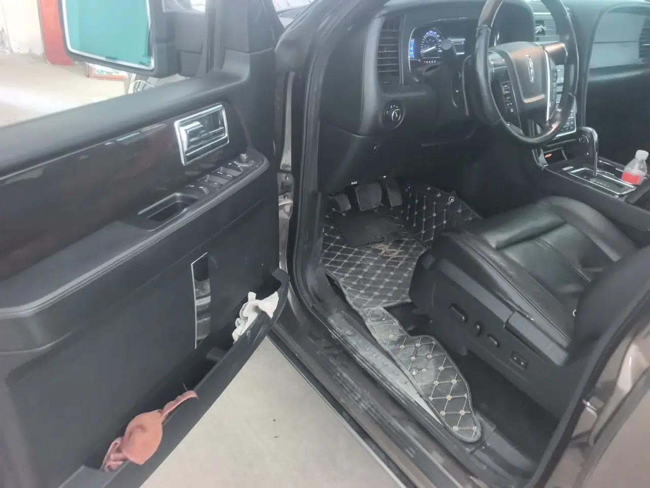 Lincoln Navigator 2017 3.5T AWD — миниатюра 17