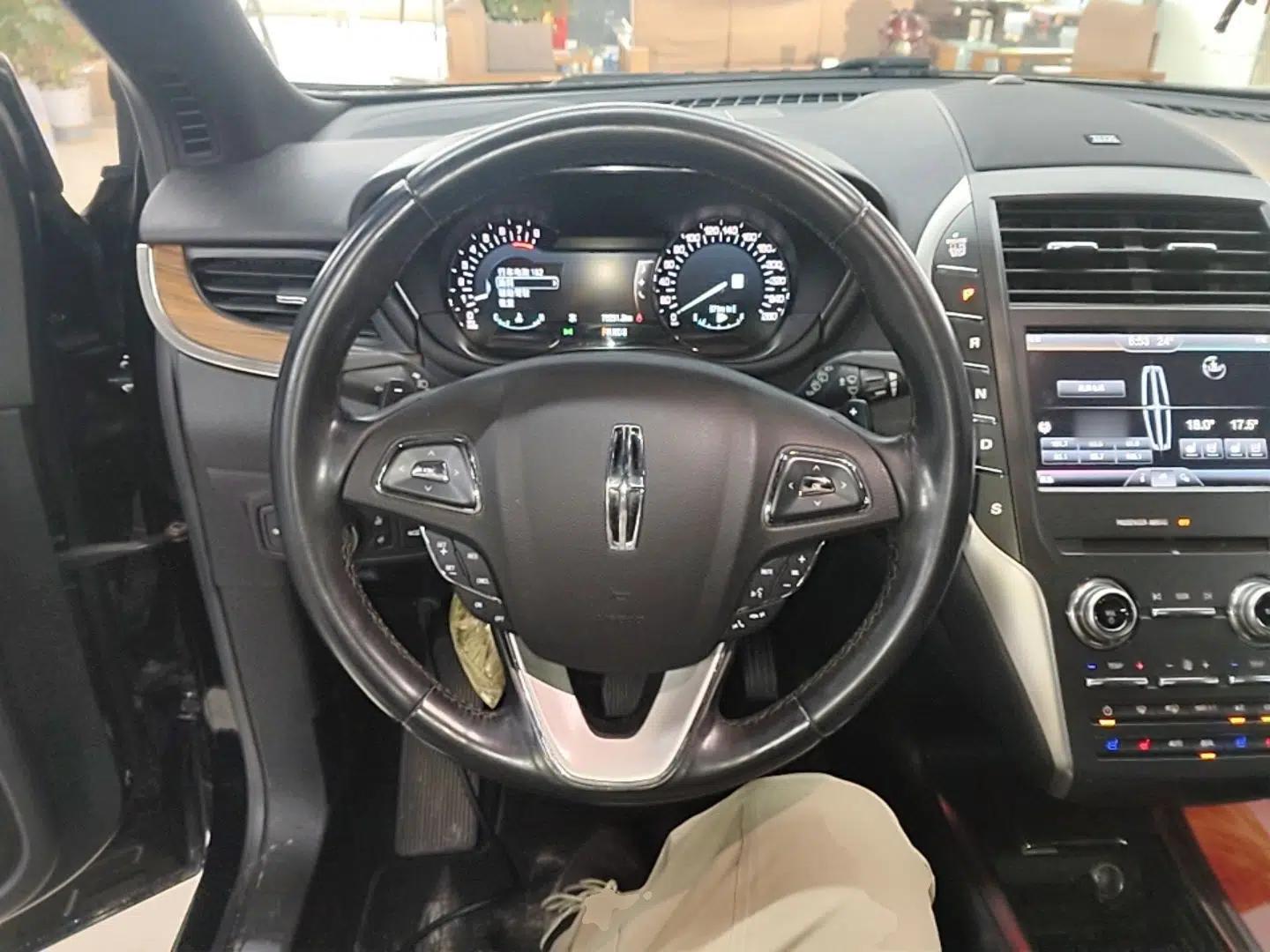 Lincoln MKC 2014 2.0T Four-Wheel Drive Luxury Edition — миниатюра 14