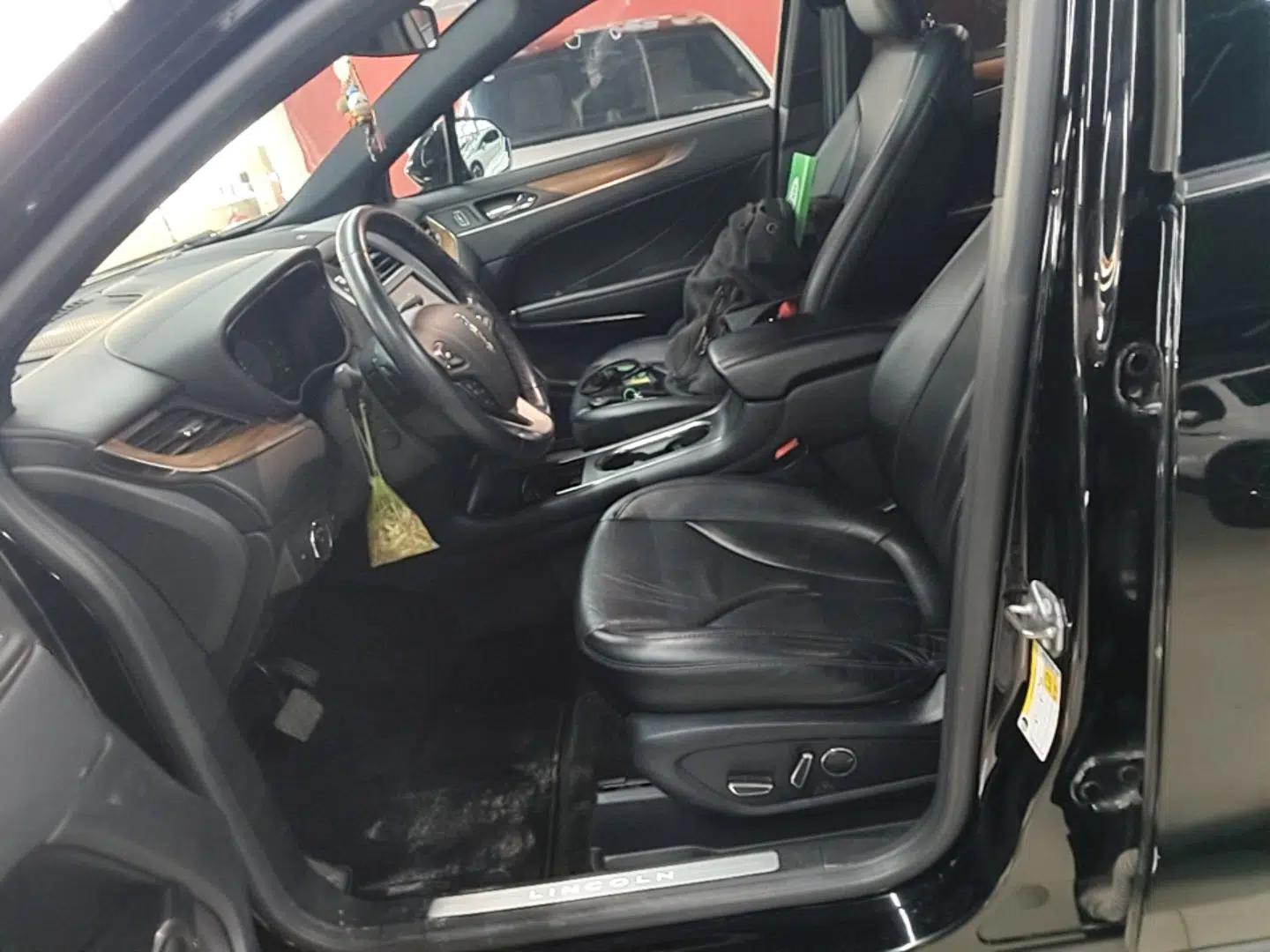 Lincoln MKC 2014 2.0T Four-Wheel Drive Luxury Edition — миниатюра 18
