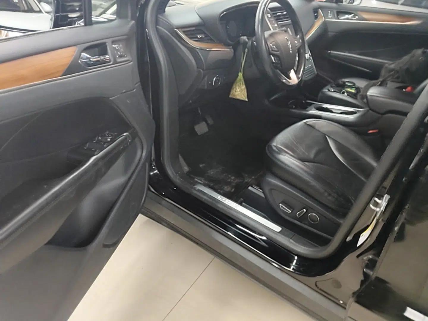 Lincoln MKC 2014 2.0T Four-Wheel Drive Luxury Edition — миниатюра 19