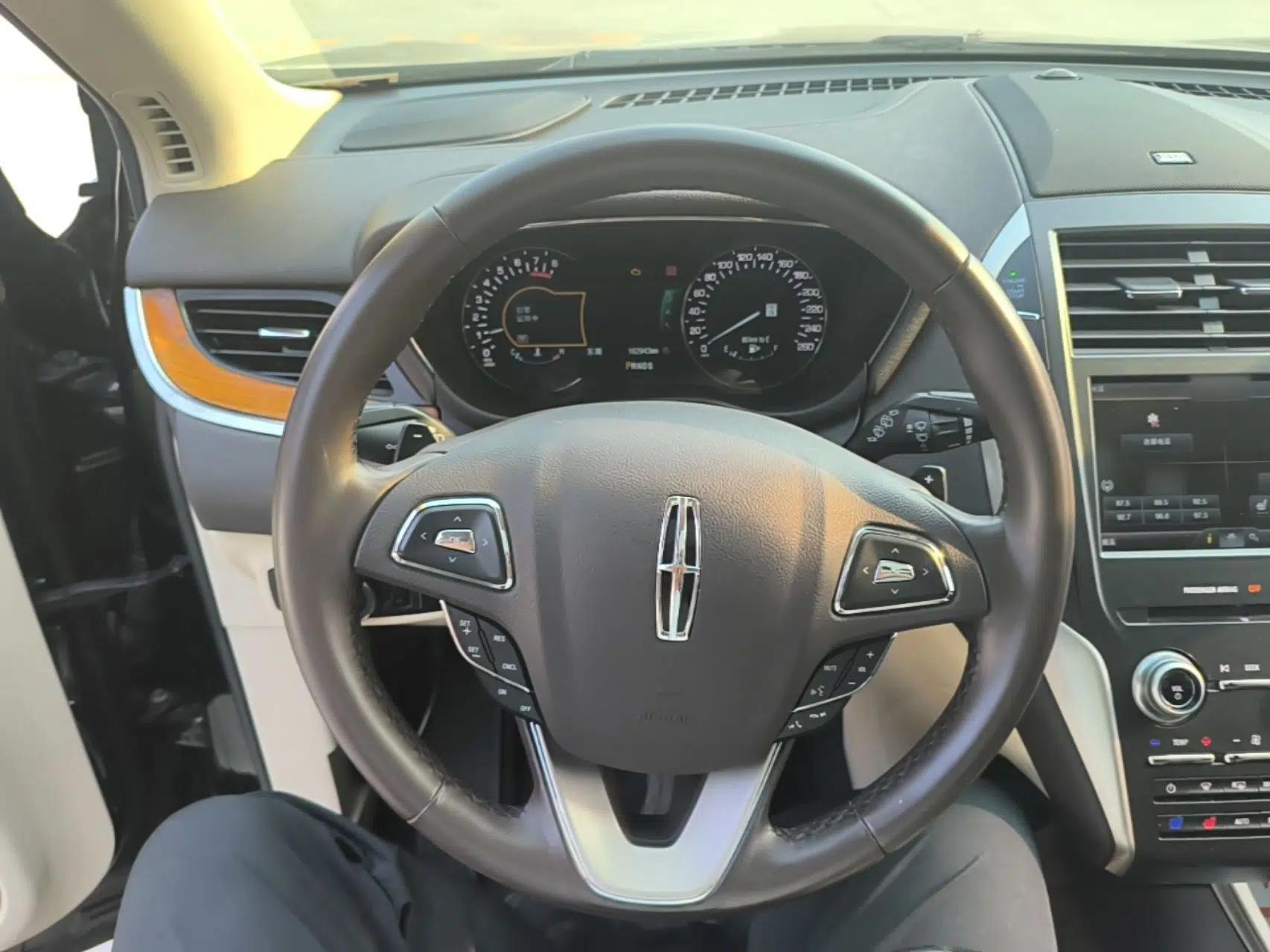Lincoln MKC 2014 2.0T Two-Wheel-Drive Luxury Edition — миниатюра 14