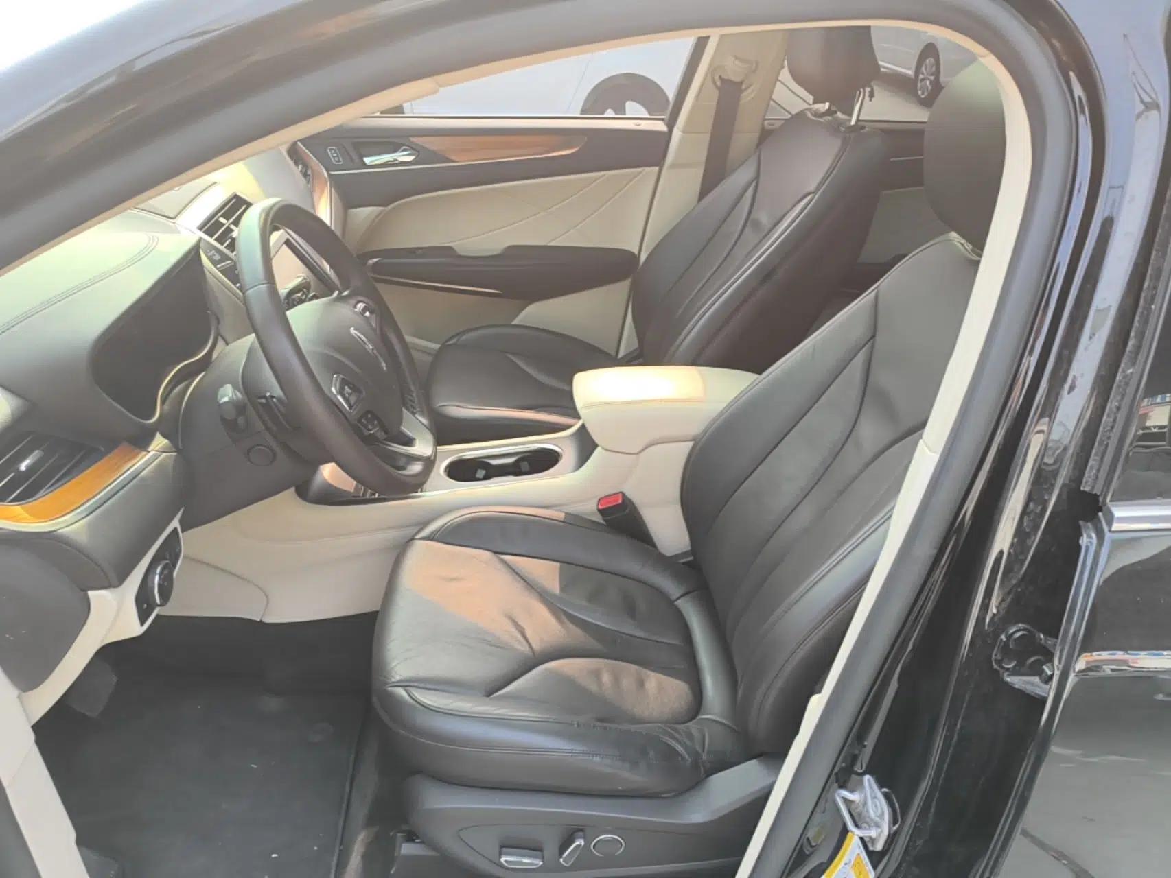 Lincoln MKC 2014 2.0T Two-Wheel-Drive Luxury Edition — миниатюра 18