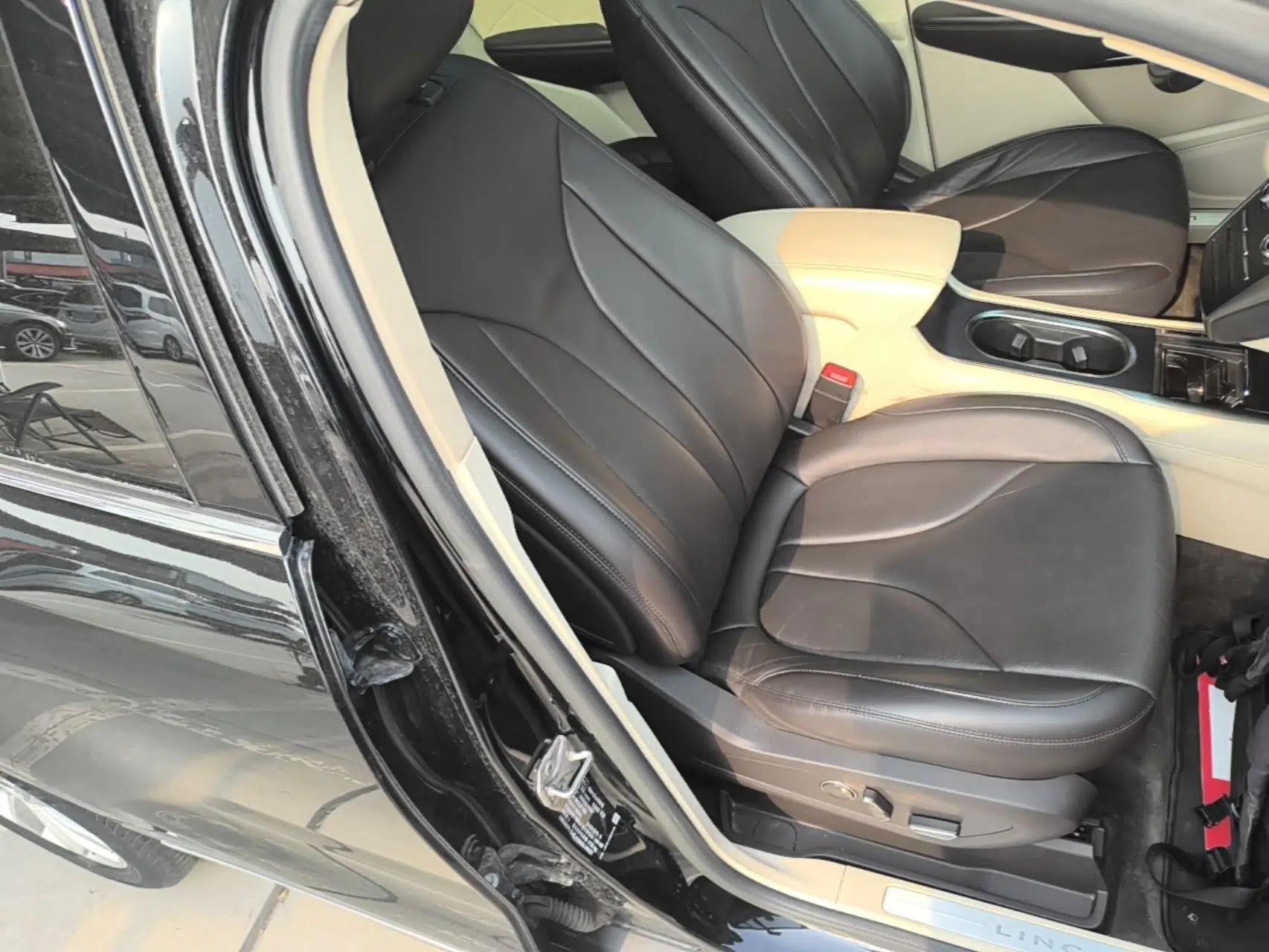 Lincoln MKC 2014 2.0T Two-Wheel-Drive Luxury Edition — миниатюра 23