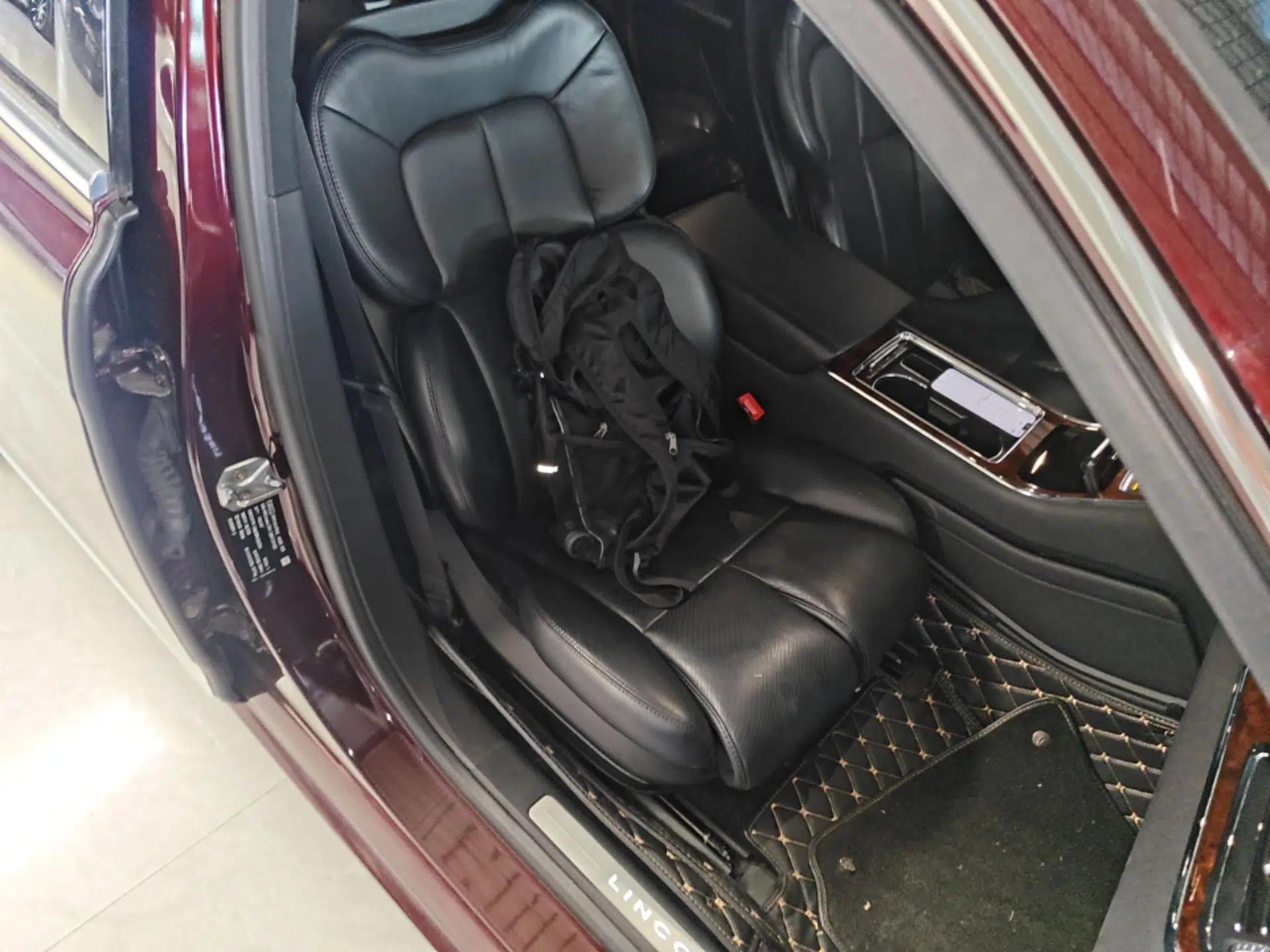 Lincoln Continental 2018 2.0T Two-Wheel Drive Luxury Edition — миниатюра 23