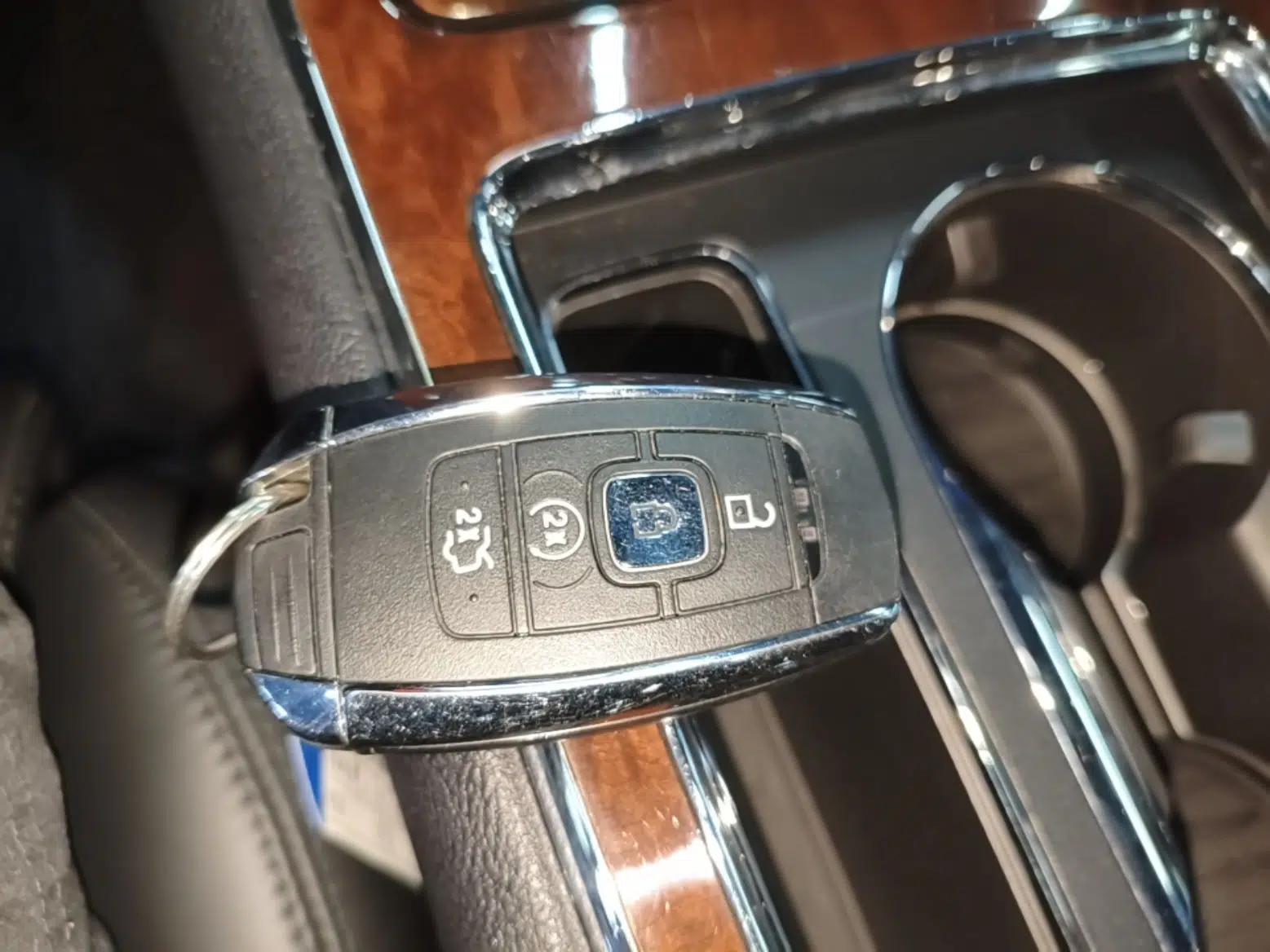 Lincoln Continental 2017 2.0T Two-Wheel-Drive Luxury Edition — миниатюра 22