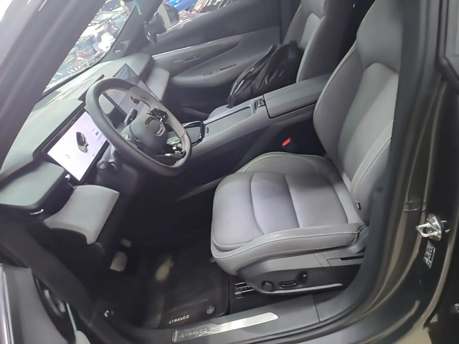 Lynk & Co 08 EM-P 2025 120km Long-Range Pro — миниатюра 18