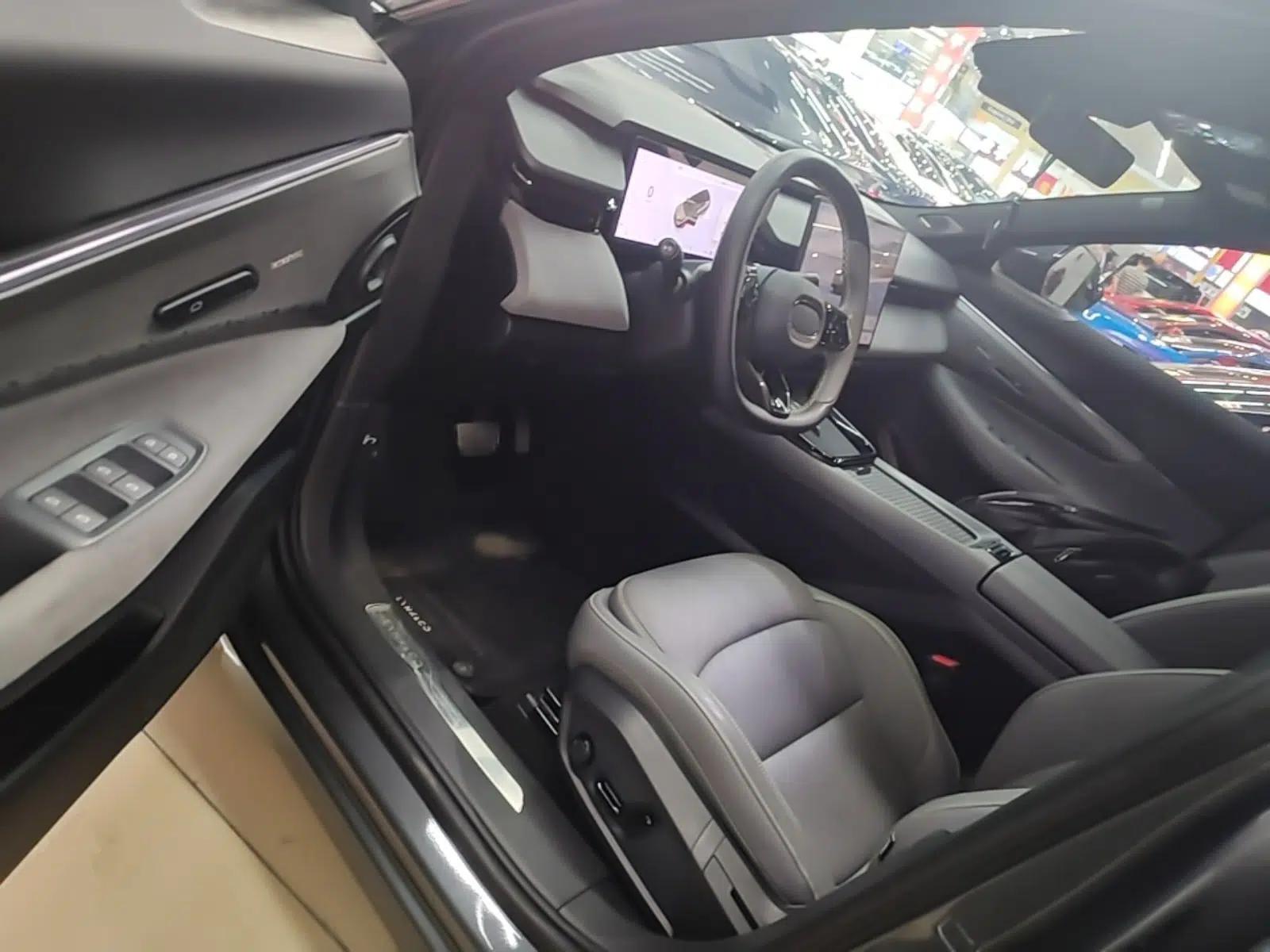 Lynk & Co 08 EM-P 2025 120km Long-Range Pro — миниатюра 19