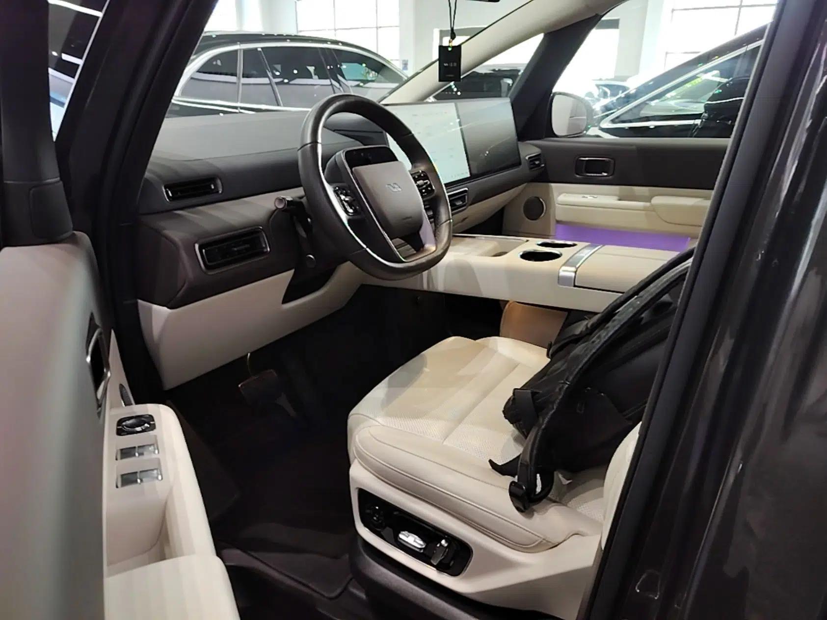 Li Auto MEGA 2024 Ultra Model — миниатюра 18