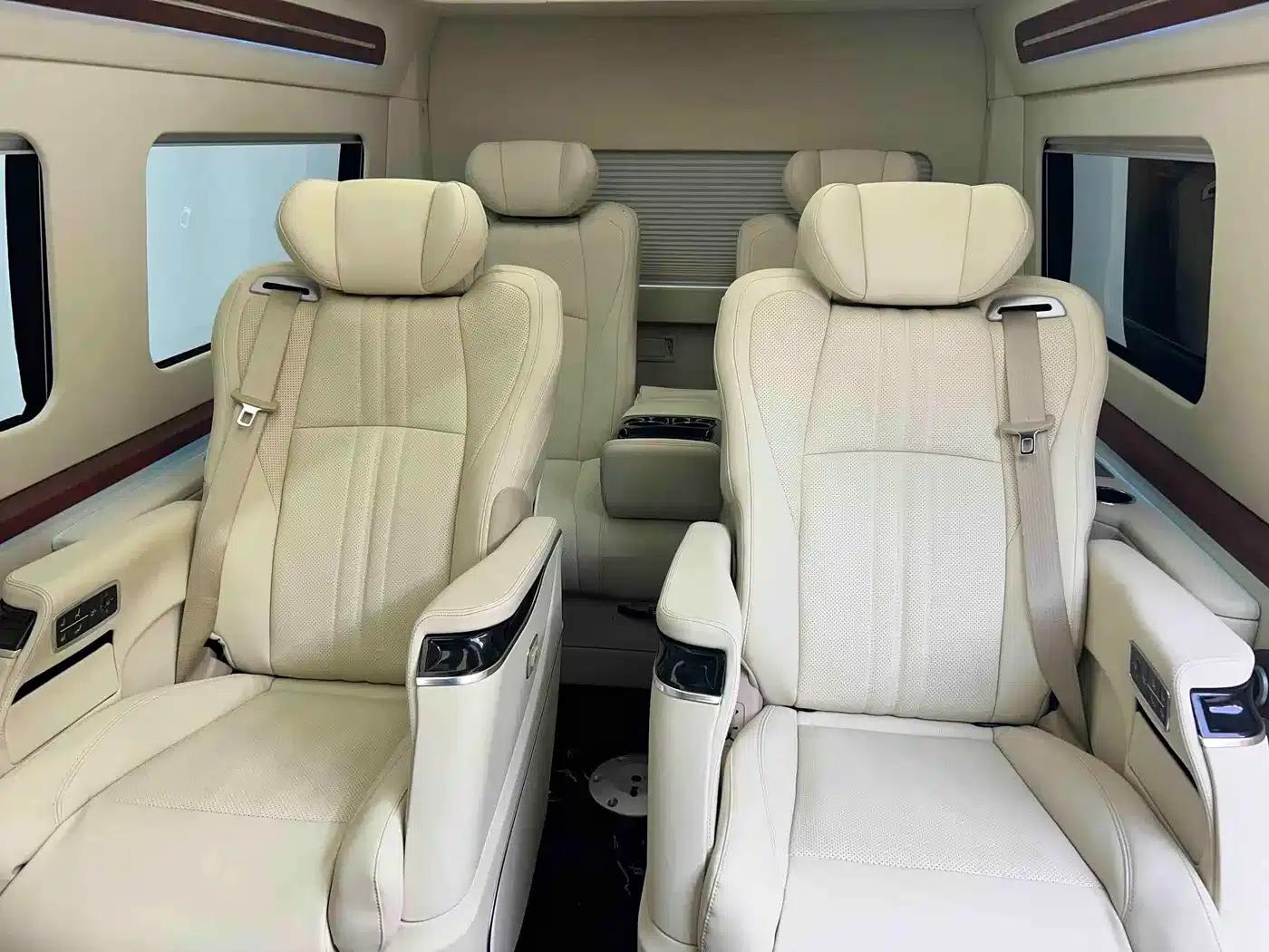 2021 HIACE 3.5L Middle East Edition — миниатюра 12