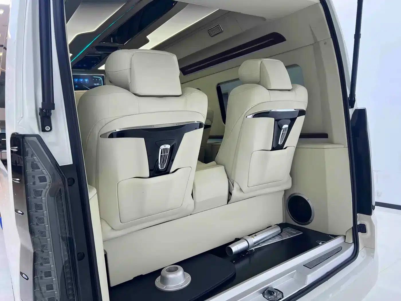 2021 HIACE 3.5L Middle East Edition — миниатюра 13