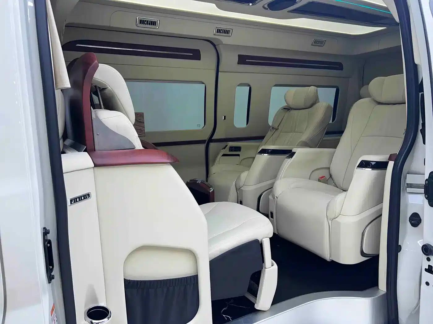 2021 HIACE 3.5L Middle East Edition — миниатюра 14