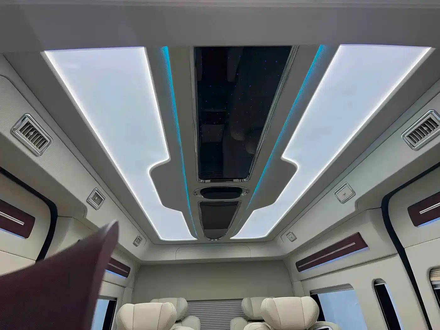 2021 HIACE 3.5L Middle East Edition — миниатюра 17