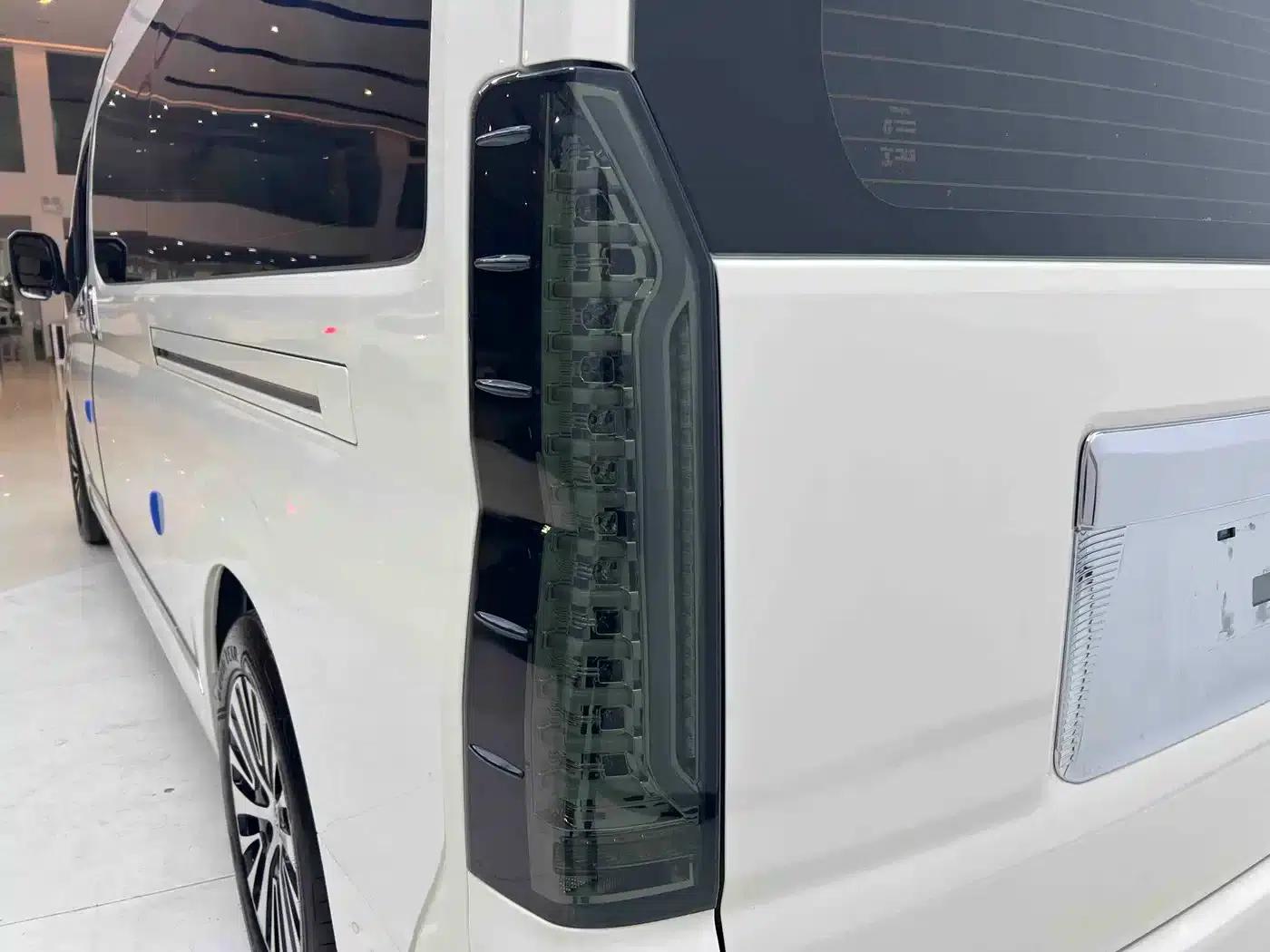 2021 HIACE 3.5L Middle East Edition — миниатюра 18