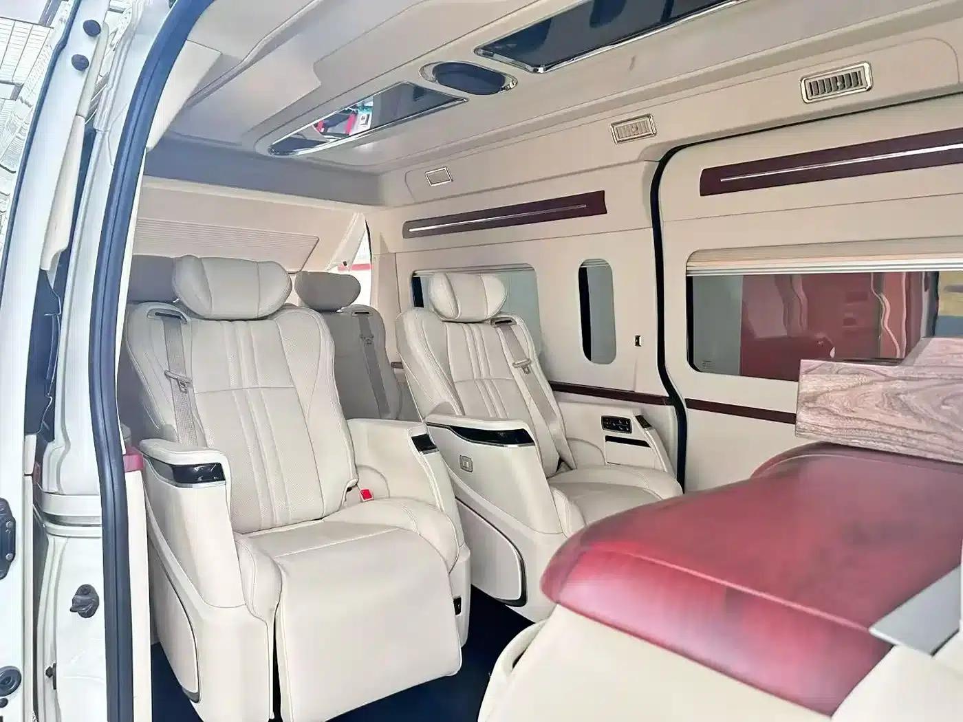 2021 HIACE 3.5L Middle East Edition — миниатюра 5