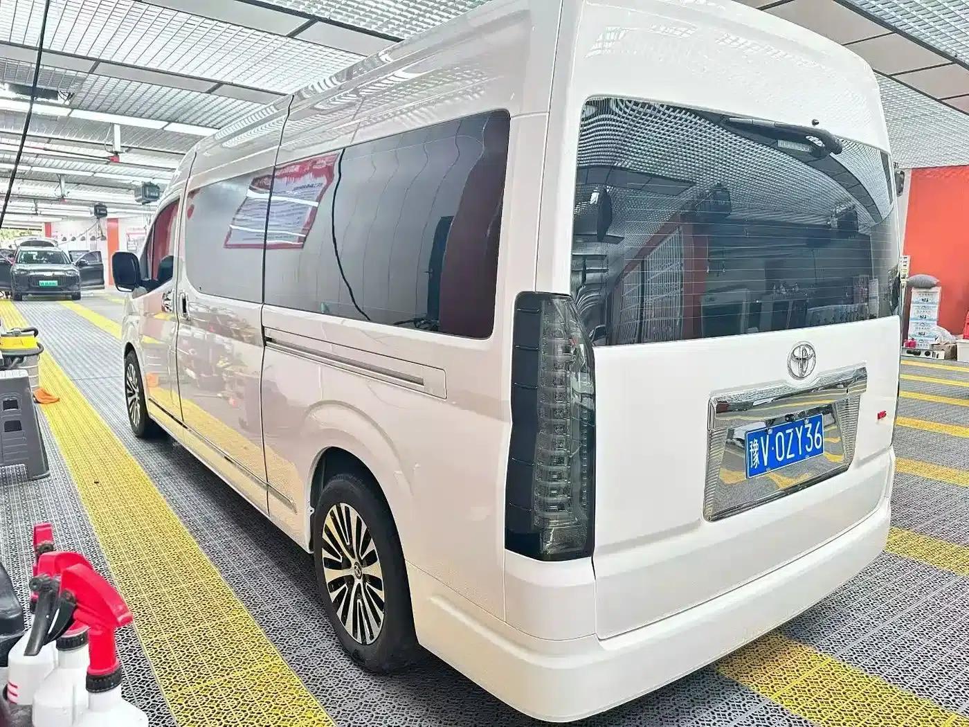 2021 HIACE 3.5L Middle East Edition — миниатюра 9