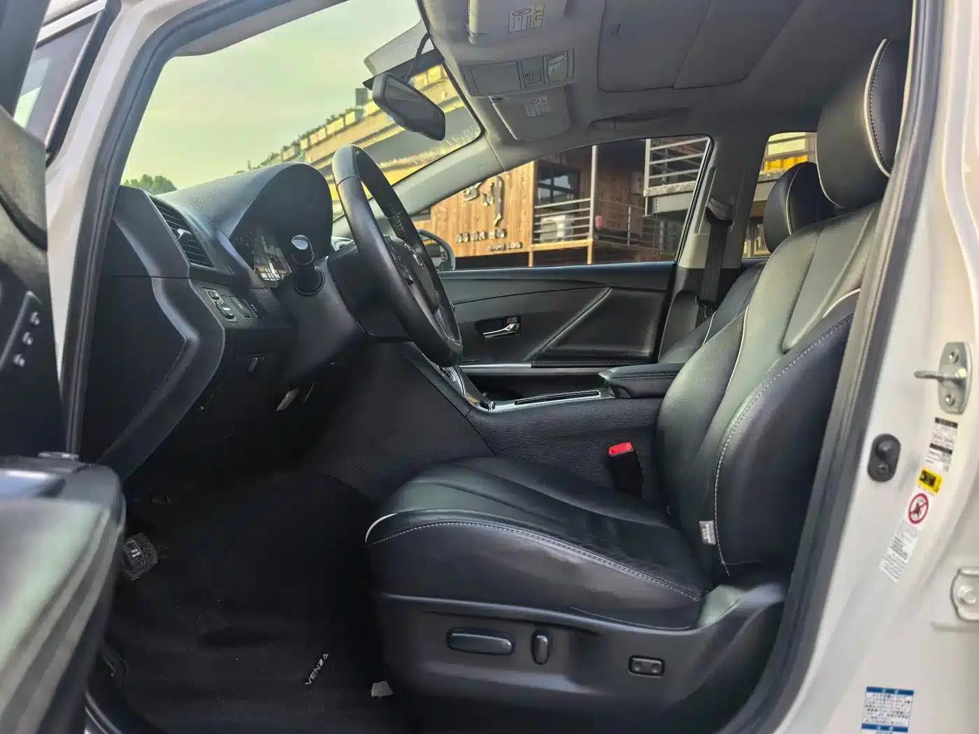 Imported 2013 Venza 2.7L 2WD Luxury Edition — миниатюра 5