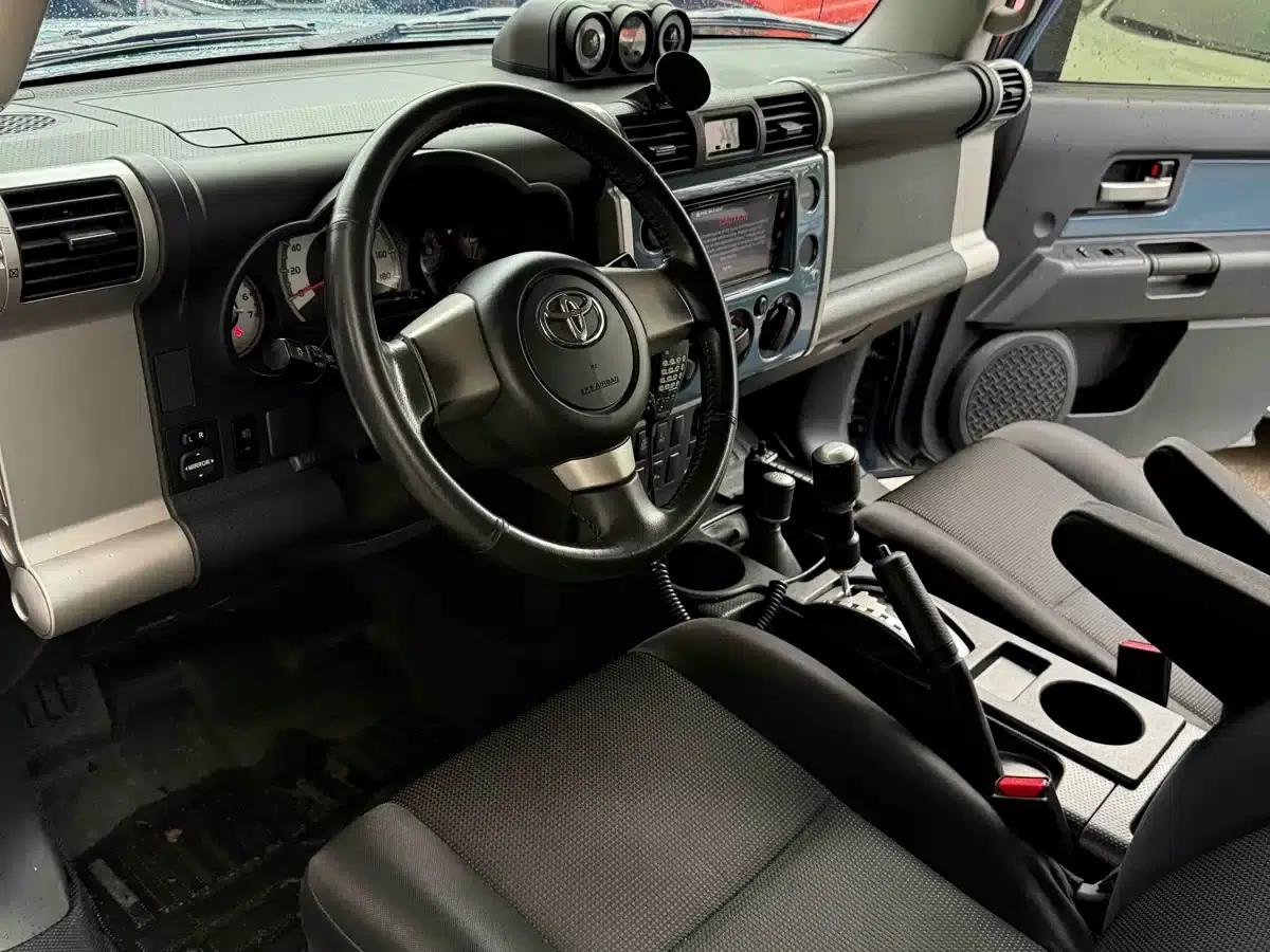 2018 FJ Cruiser 4.0L Middle East Edition — миниатюра 7