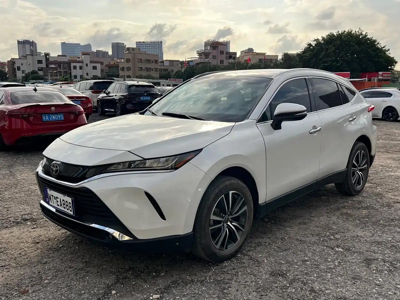 HARRIER 2022 2.0L CVT 2WD Premium Edition — миниатюра 3