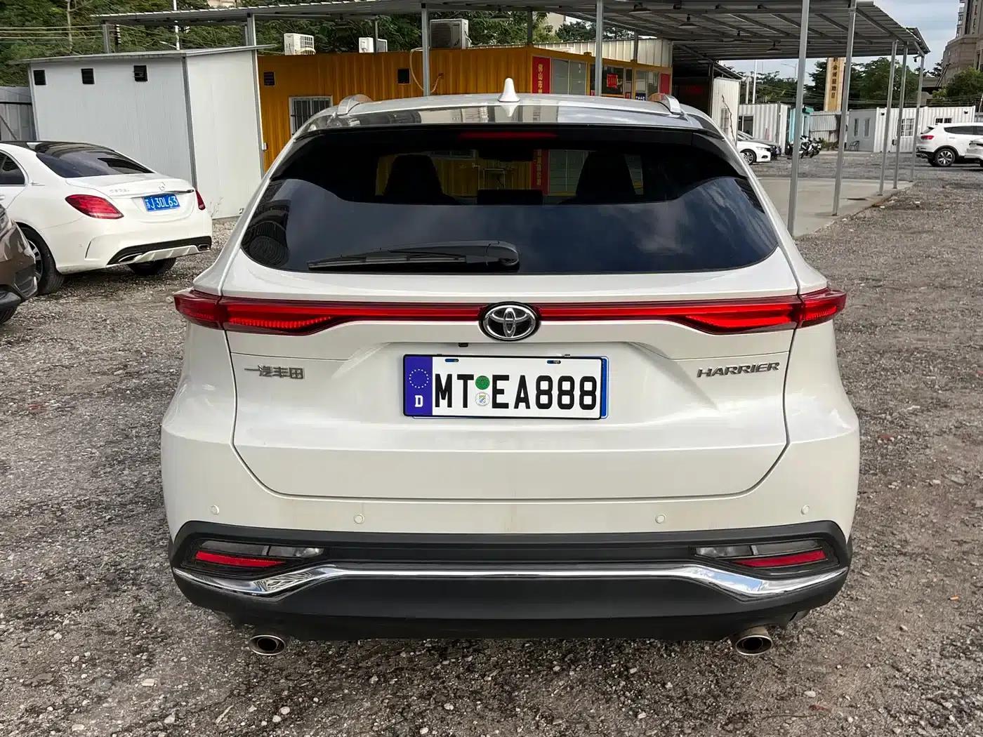 HARRIER 2022 2.0L CVT 2WD Premium Edition — миниатюра 4