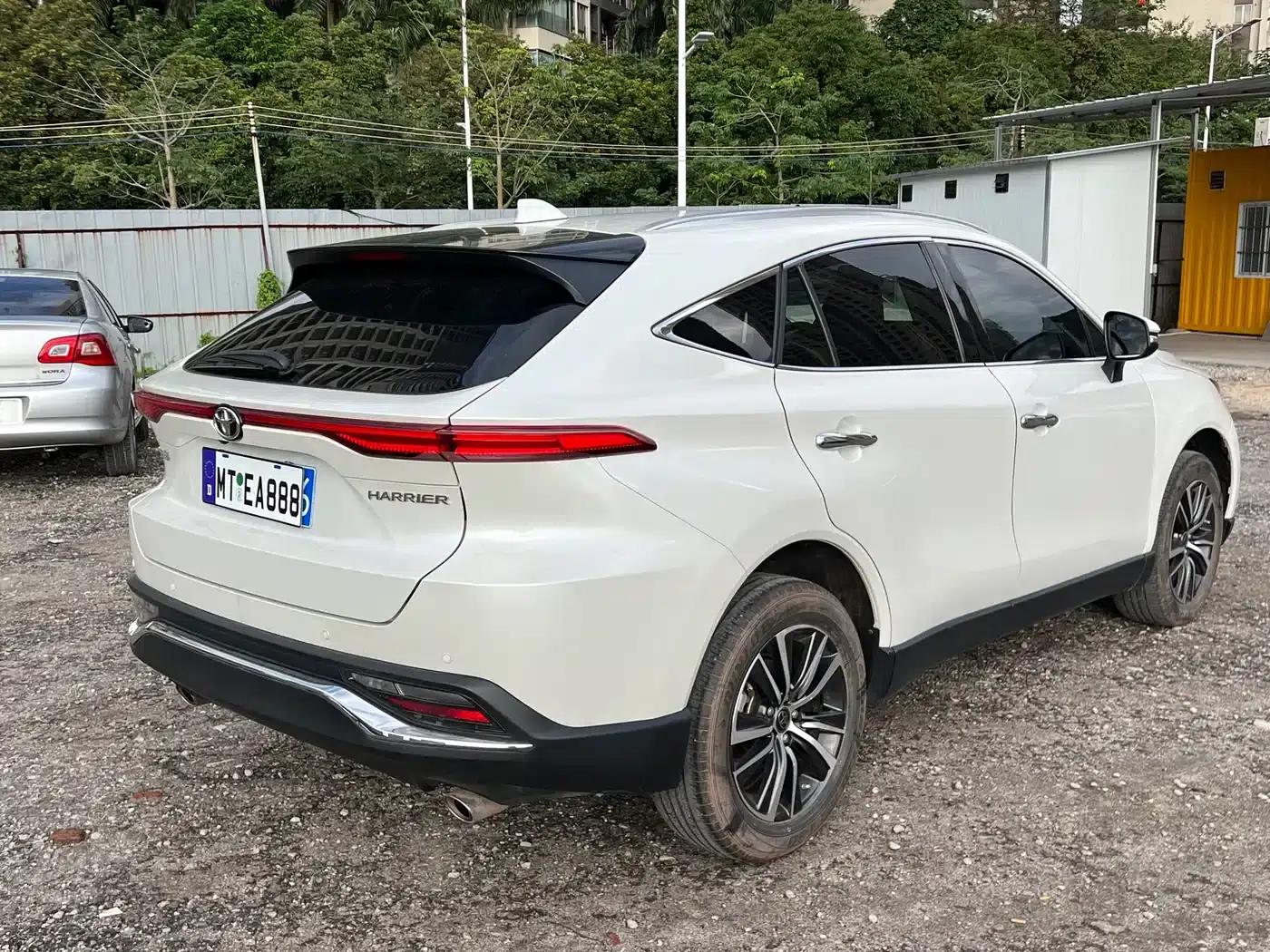 HARRIER 2022 2.0L CVT 2WD Premium Edition — миниатюра 6