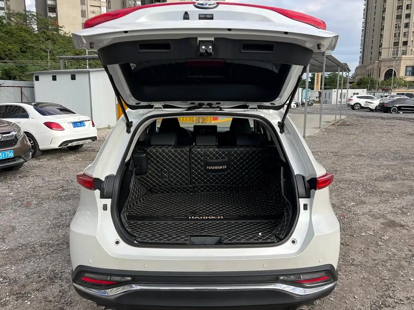 HARRIER 2022 2.0L CVT 2WD Premium Edition — миниатюра 7