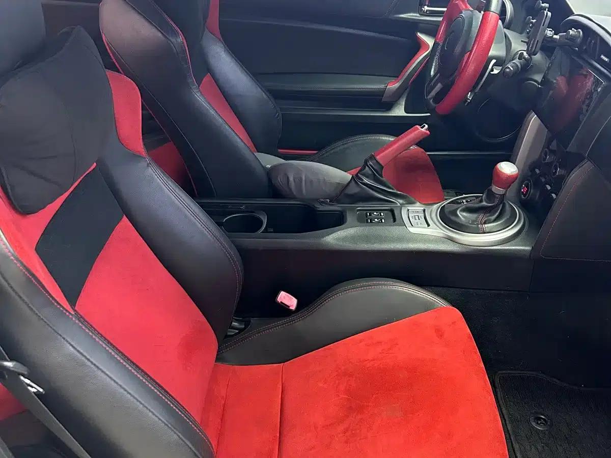 Toyota 86 2013 2.0L Automatic Luxury — миниатюра 5