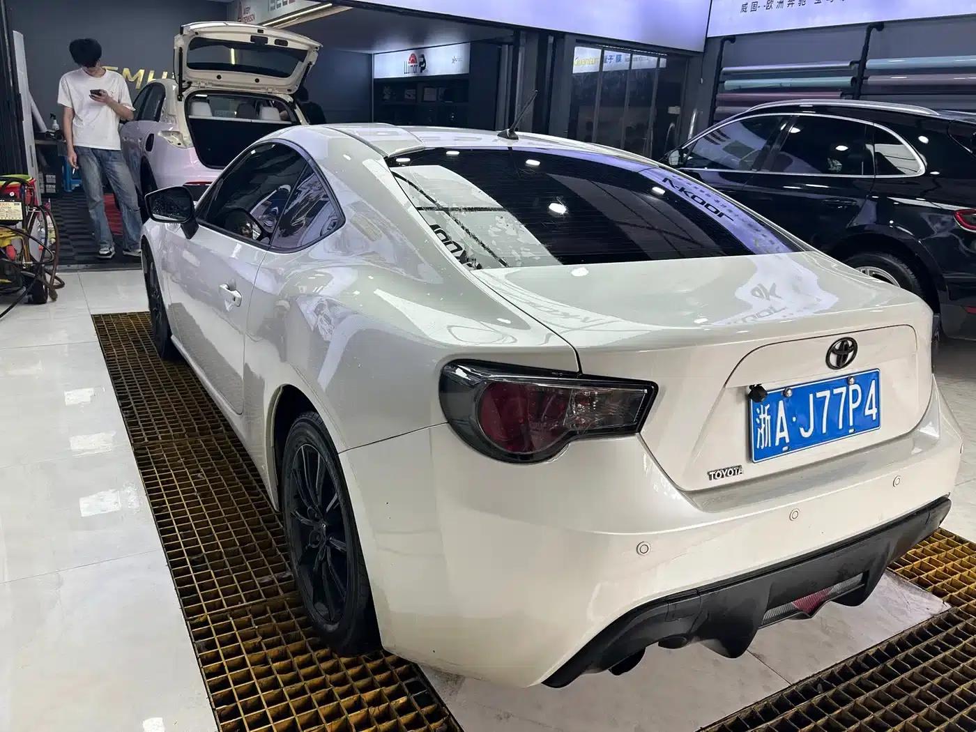 Toyota 86 2013 2.0L Automatic Luxury — миниатюра 7