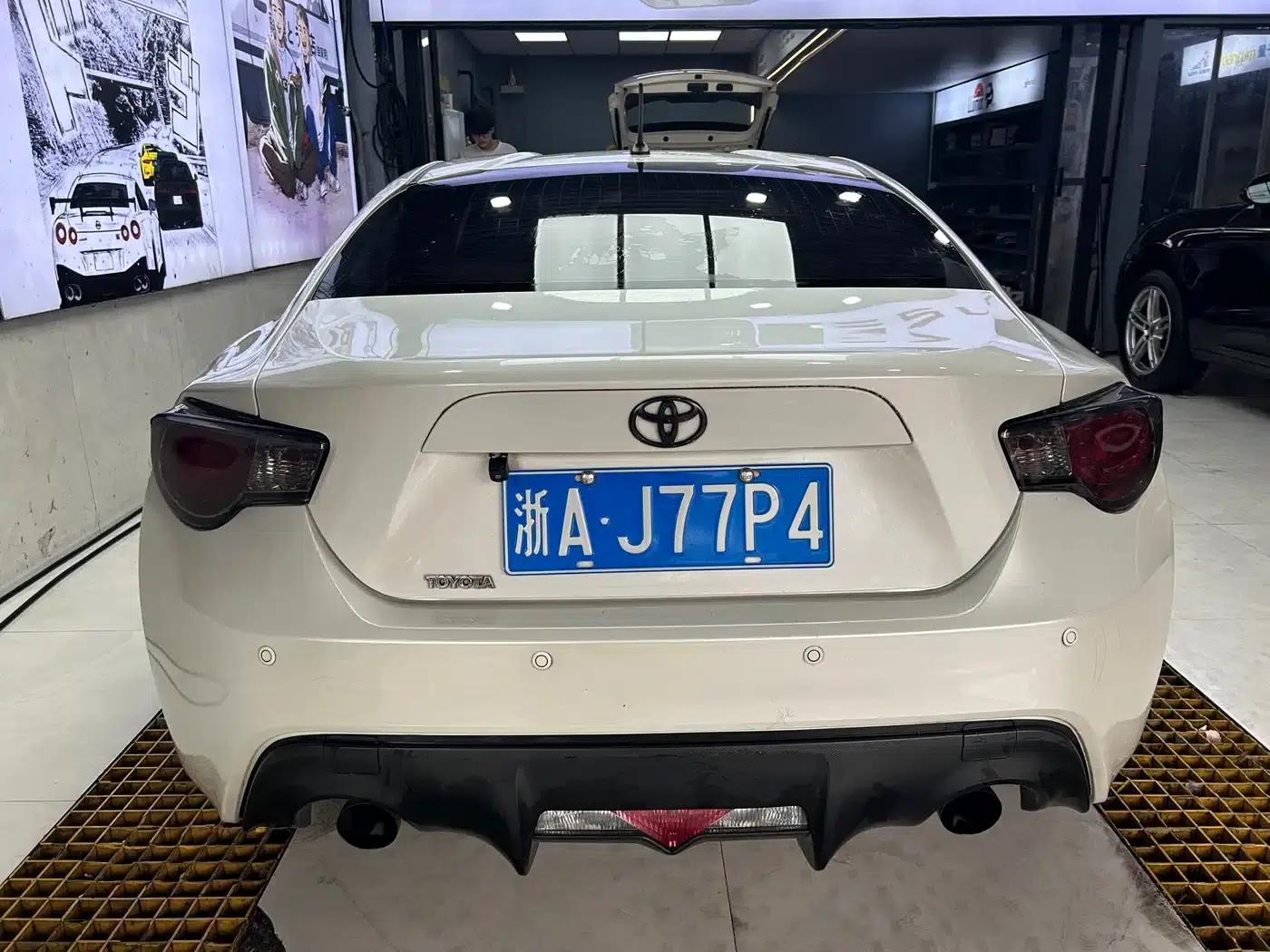 Toyota 86 2013 2.0L Automatic Luxury — миниатюра 8