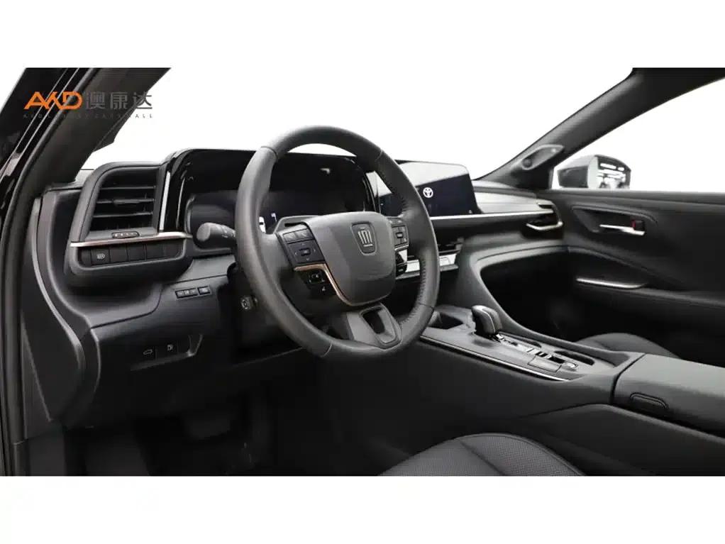 2023 Toyota Crown SportCross 2.5L SportCross HEV 2WD Premium Edition — миниатюра 6