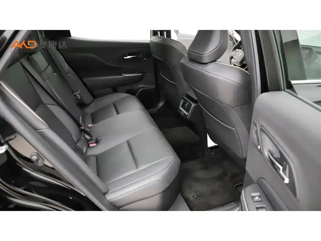2023 Toyota Crown SportCross 2.5L SportCross HEV 2WD Premium Edition — миниатюра 8