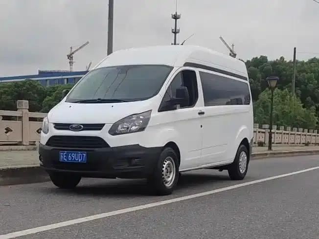 Ford Transit 2019 2.0T Diesel Multi-functional Commercial Vehicle, Central Wheelbase, Central Roof, 6 Seats, National VI Emission Standard — миниатюра 1