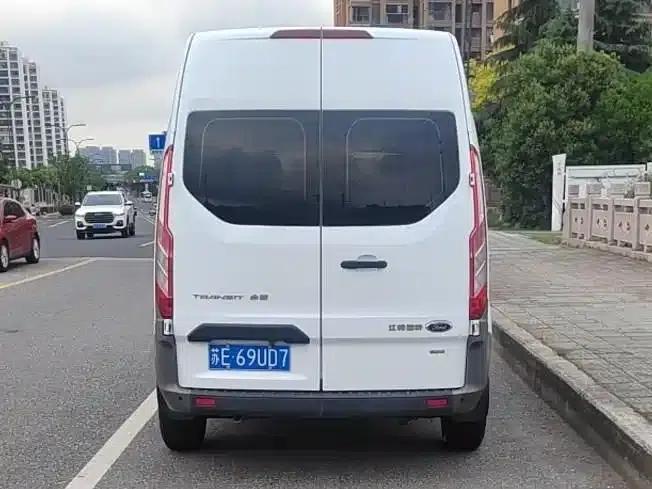 Ford Transit 2019 2.0T Diesel Multi-functional Commercial Vehicle, Central Wheelbase, Central Roof, 6 Seats, National VI Emission Standard — миниатюра 5