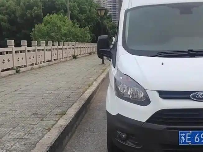 Ford Transit 2019 2.0T Diesel Multi-functional Commercial Vehicle, Central Wheelbase, Central Roof, 6 Seats, National VI Emission Standard — миниатюра 8