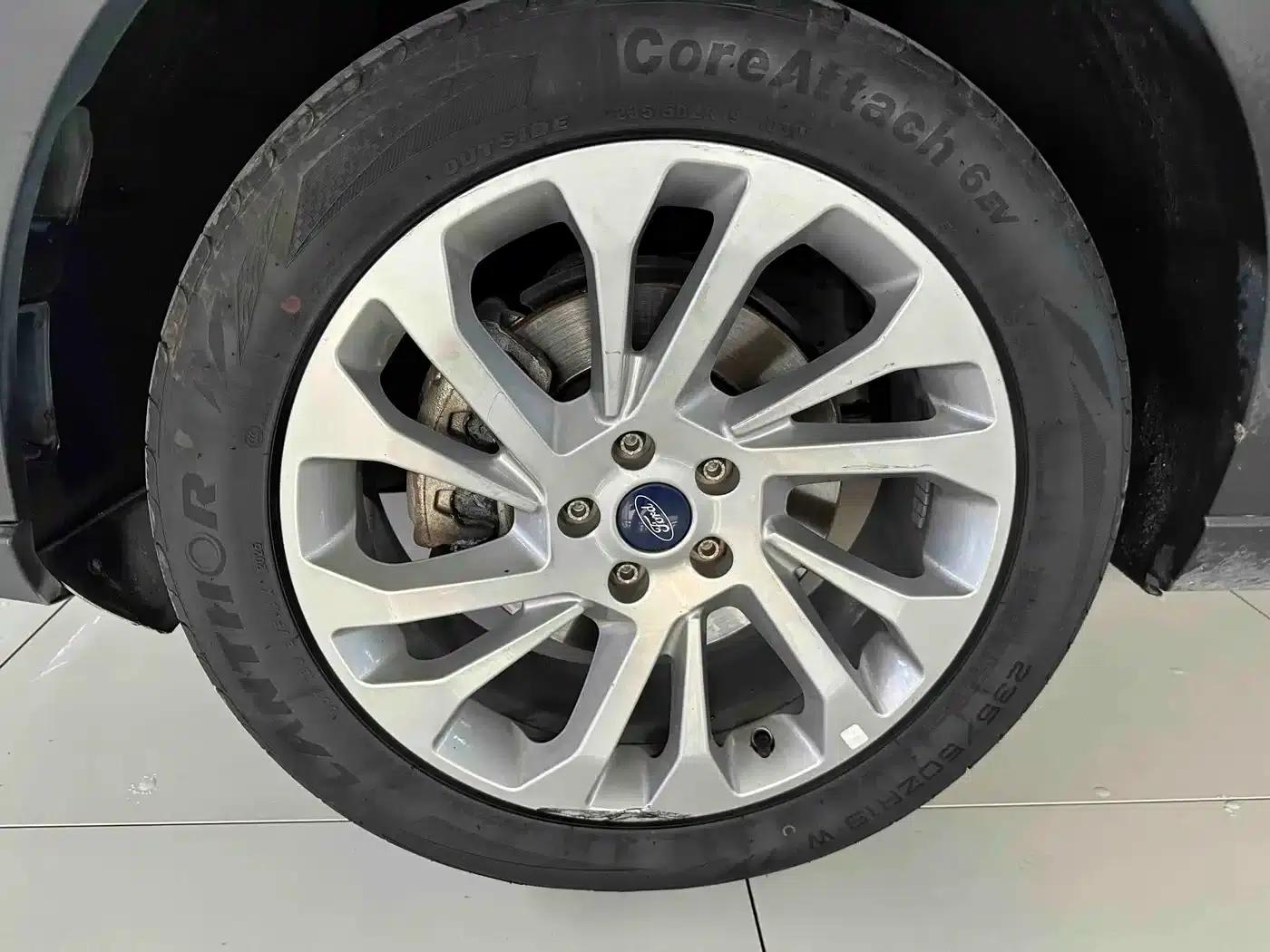 Lingyu 2021 EcoBoost 225 Platinum Edition 5-seater — миниатюра 7