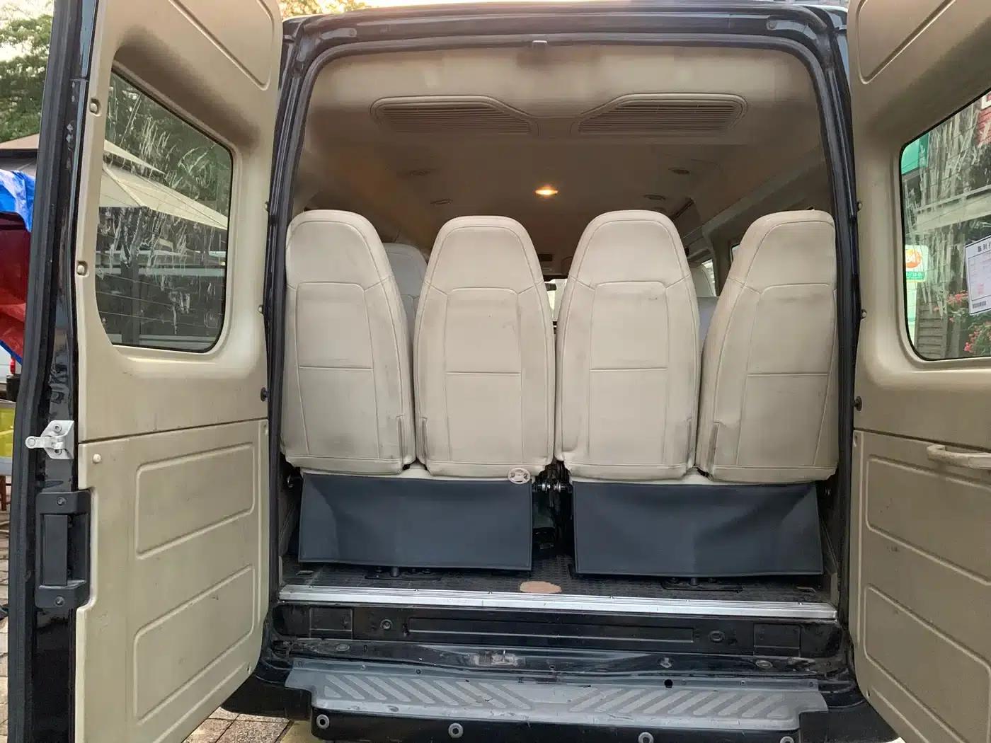 New Generation Ford Transit 2016 2.2T Long Wheelbase 15-Seat Mid-Roof Luxury Model — миниатюра 7