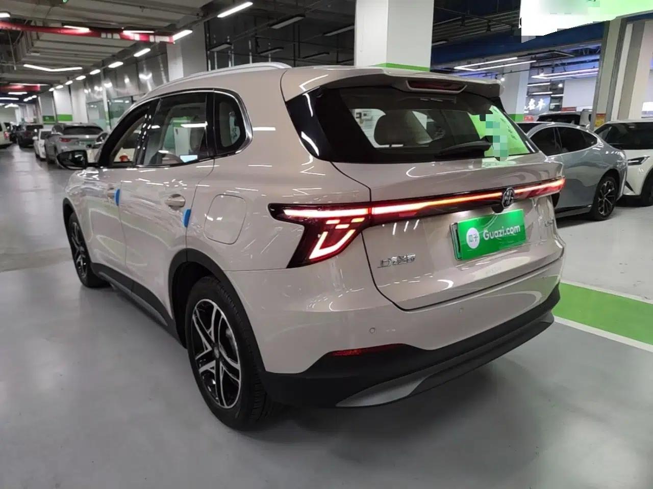 MG ES5 2025 525max Rear-Drive Intelligent Driving Version — миниатюра 4