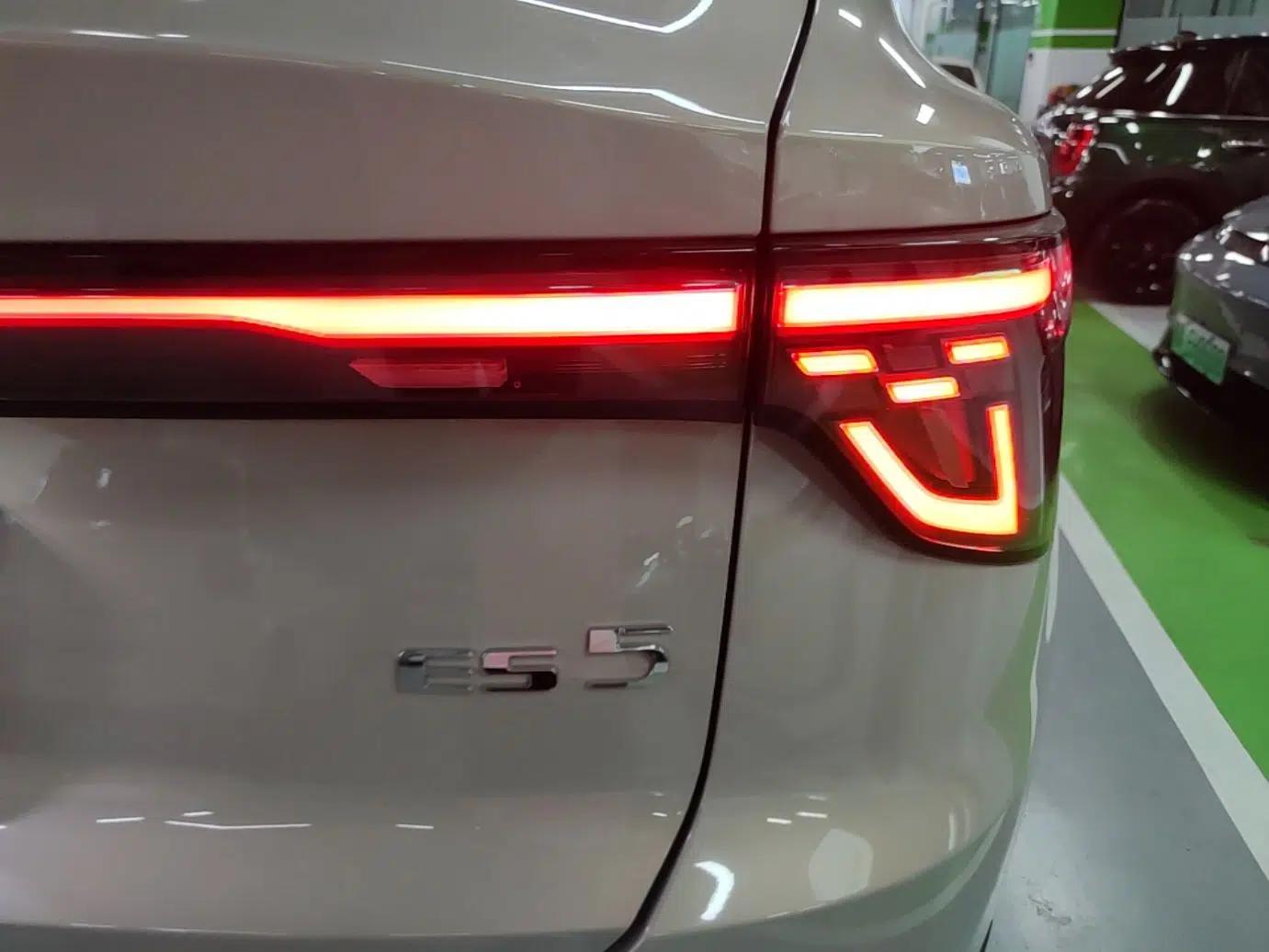 MG ES5 2025 525max Rear-Drive Intelligent Driving Version — миниатюра 7