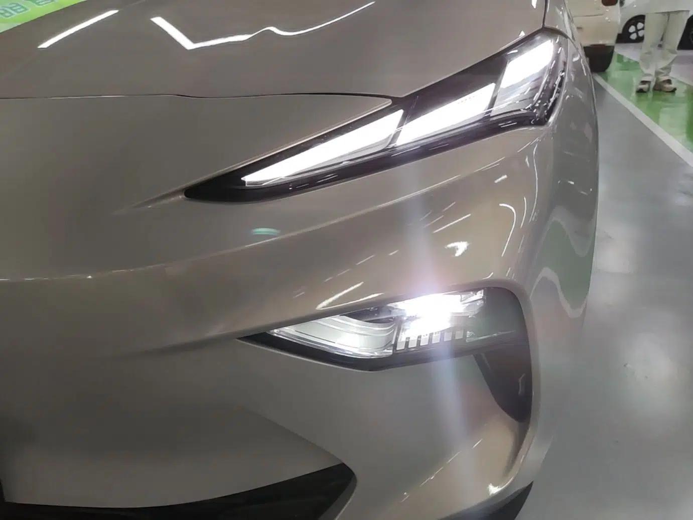 MG ES5 2025 525max Rear-Drive Intelligent Driving Version — миниатюра 9