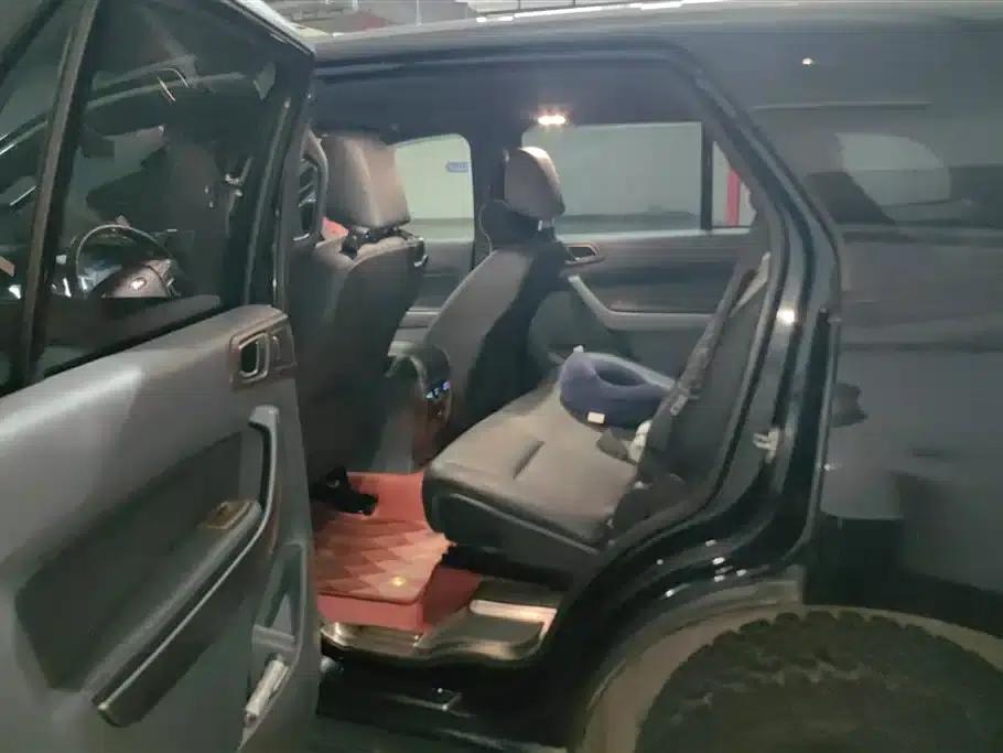 2017 Ford Everest 2.0T Gasoline Automatic 4WD Luxury 7-Seater — миниатюра 11