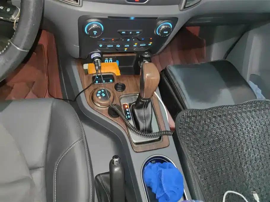 2017 Ford Everest 2.0T Gasoline Automatic 4WD Luxury 7-Seater — миниатюра 16