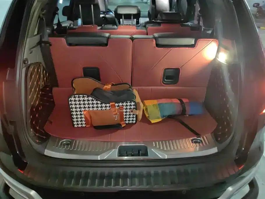 2017 Ford Everest 2.0T Gasoline Automatic 4WD Luxury 7-Seater — миниатюра 4