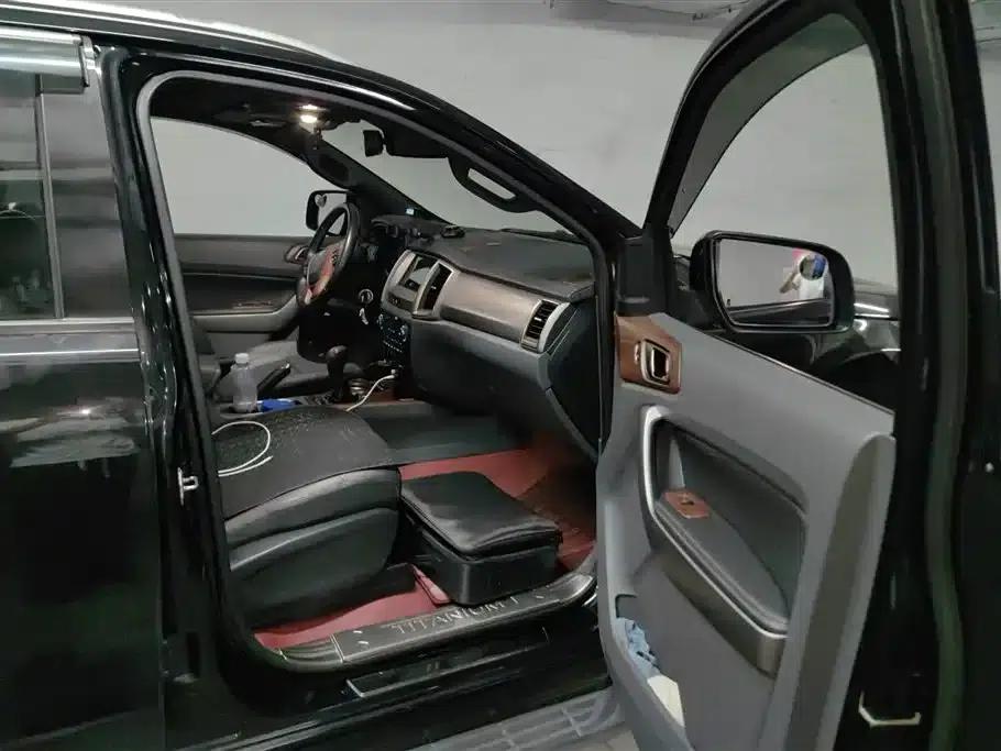 2017 Ford Everest 2.0T Gasoline Automatic 4WD Luxury 7-Seater — миниатюра 8