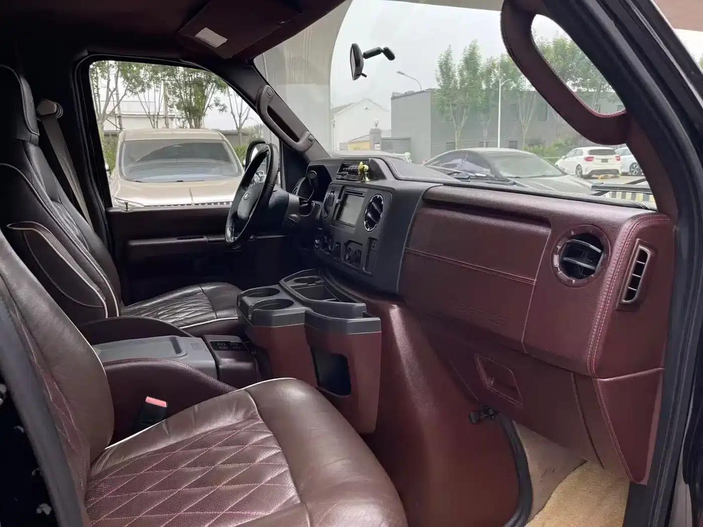 Ford E350 2011 5.4L Platinum Limited Edition — миниатюра 5