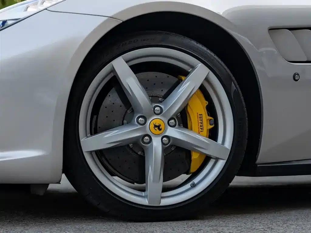 2017 GTC4Lusso 3.9T V8 — миниатюра 8