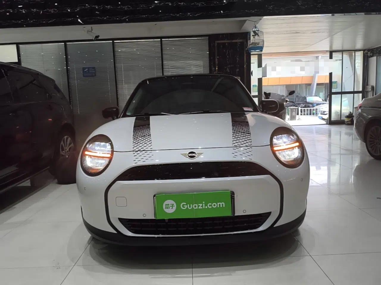MINI Electric COOPER 2025 456km COOPER E Classic Style — миниатюра 2