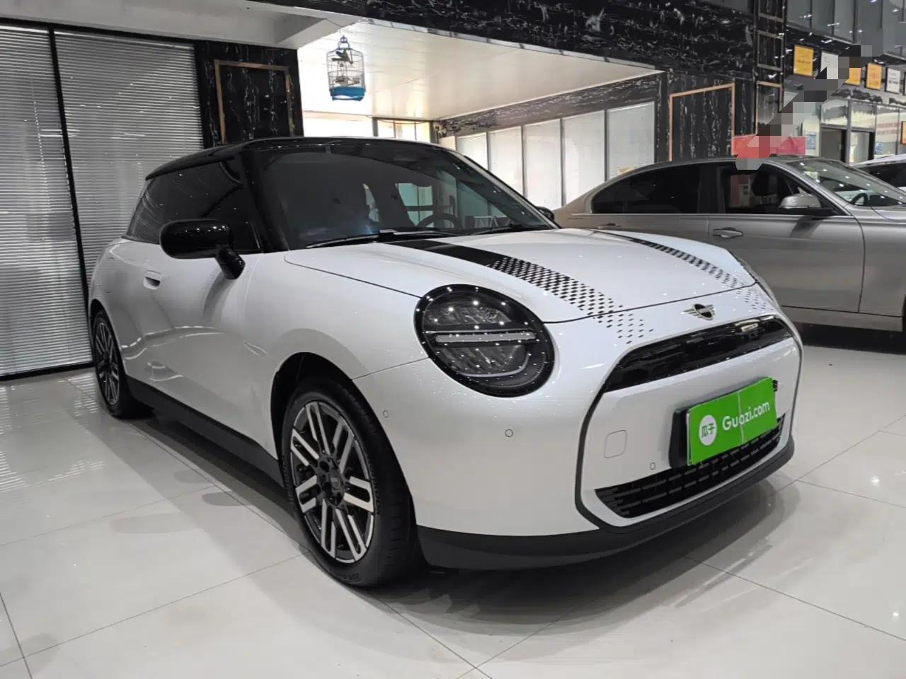 MINI Electric COOPER 2025 456km COOPER E Classic Style — миниатюра 3
